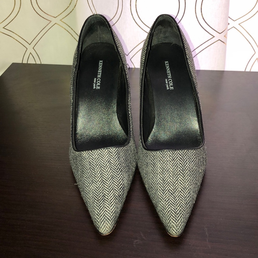 Kenneth Cole Black and White Heels